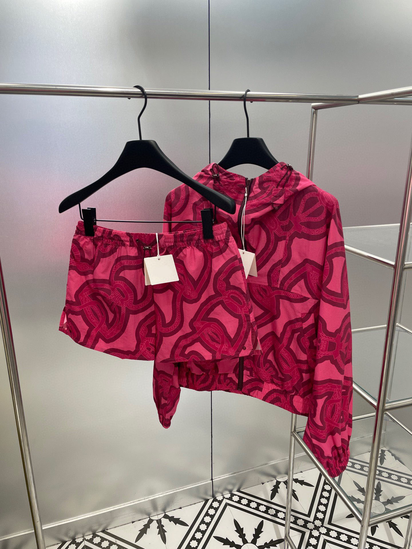 

New Two Piece Dress 2pcs Shorts Tracksuits Women's Casual Print Two Piece Shorts Loose Hoodie Long Sleeve Sweatshirts And Elasticity Shorts Sweatshirt Suits, Red