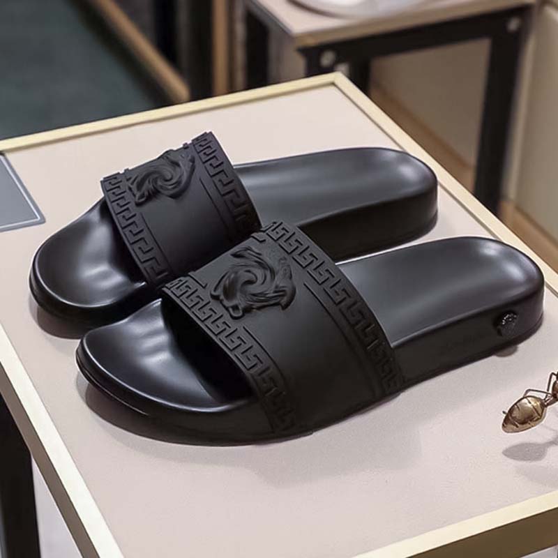 

2023 Summer New Luxury Womens Shoes Sandals Mens Slippers foam Fashion Outwear Non slip Shoes Couples Soft Sole Leather One word Slippers Brand Beach Shoes size 35-46, 12