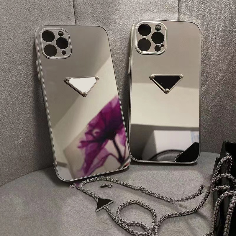 

designer's phone case packaging box is beautiful and luxurious good, White