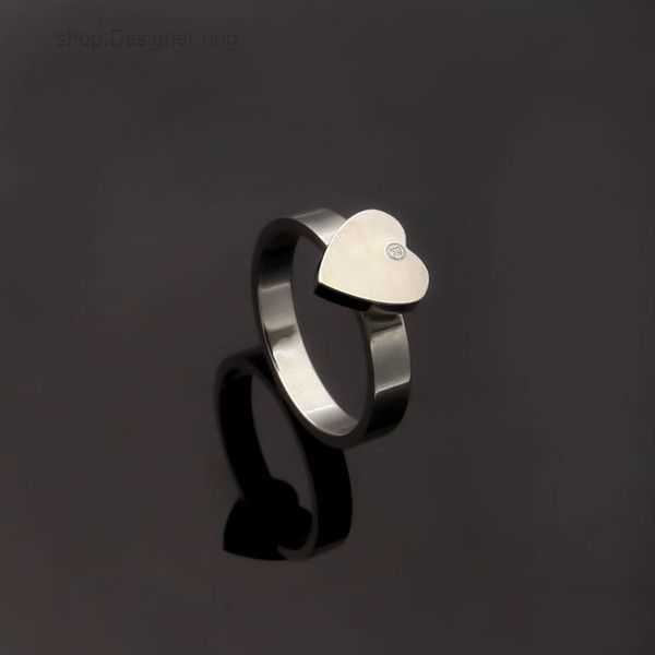 

Band Rings Top Quality Extravagant Simple Heart Love Ring 3 Colors Stainless Steel Fashion Women Designer Jewelry Lady Party Gifts 2 CJ3Z