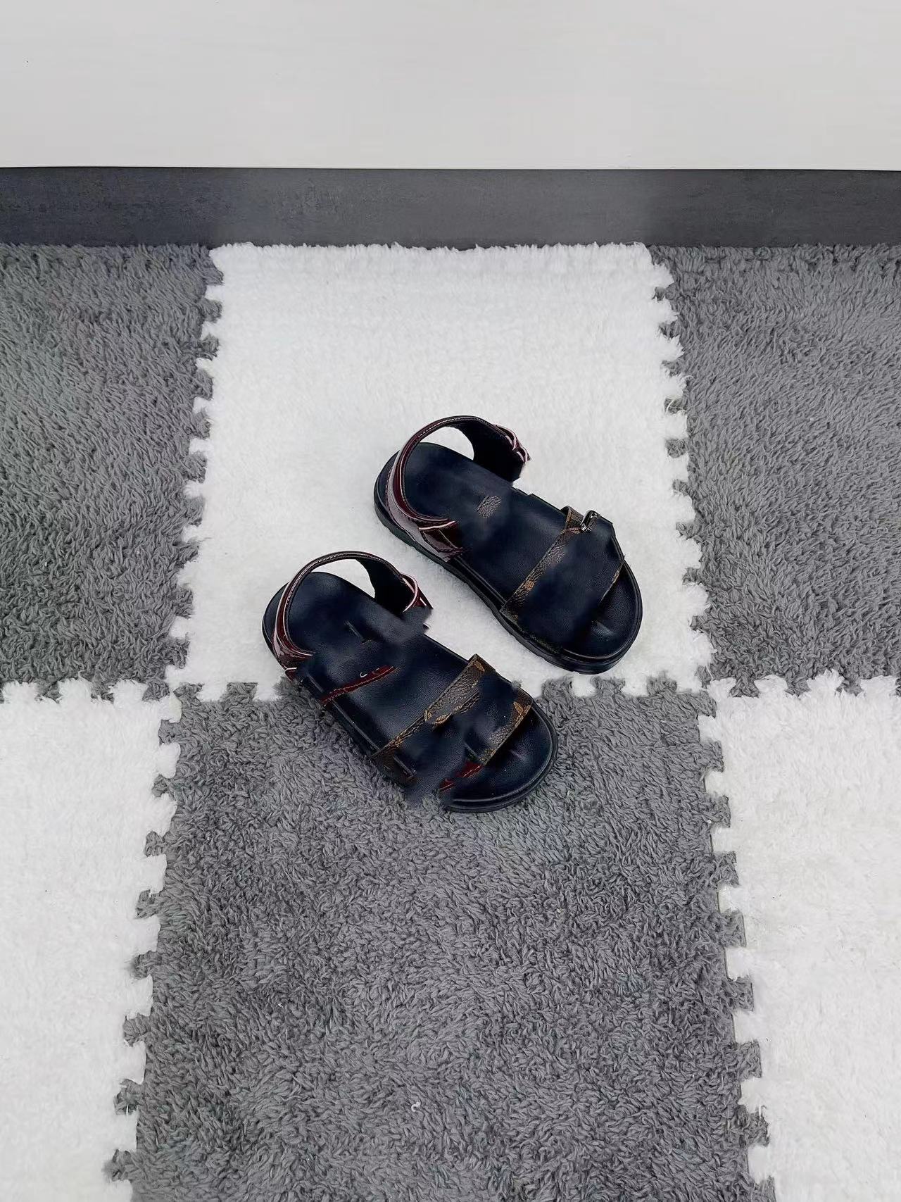 

boys sandal shoes designer kid summer slippers genuine leather toddler girl house slides shoe wholesale 2023