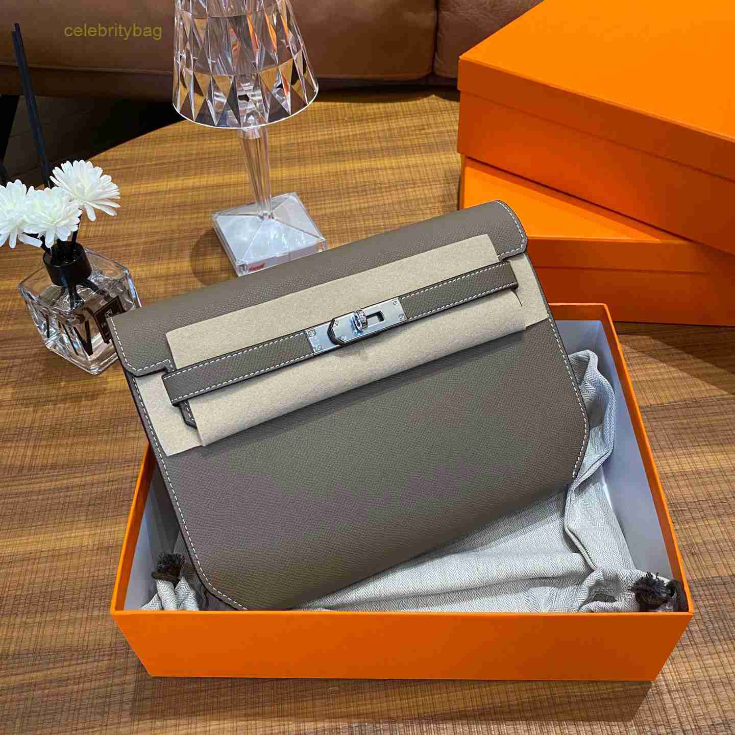 

Designer Kellies Handbags Hemres Bag Handprint Cowhide 2023 New Street Trend One Shoulder Letter Envelope for Men and Women Universal Mailman has logo GK98, Black5