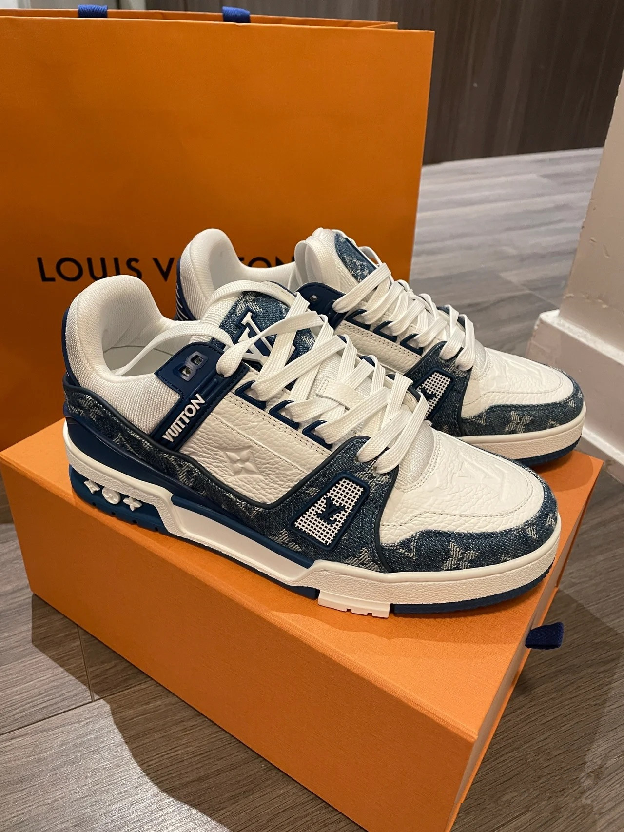 

trainers Louis Vuitton lv Mens Womens Sneaker fashion nikes Casual Shoes Stripes Shoe Walking Sports guccie Sneaker trainer