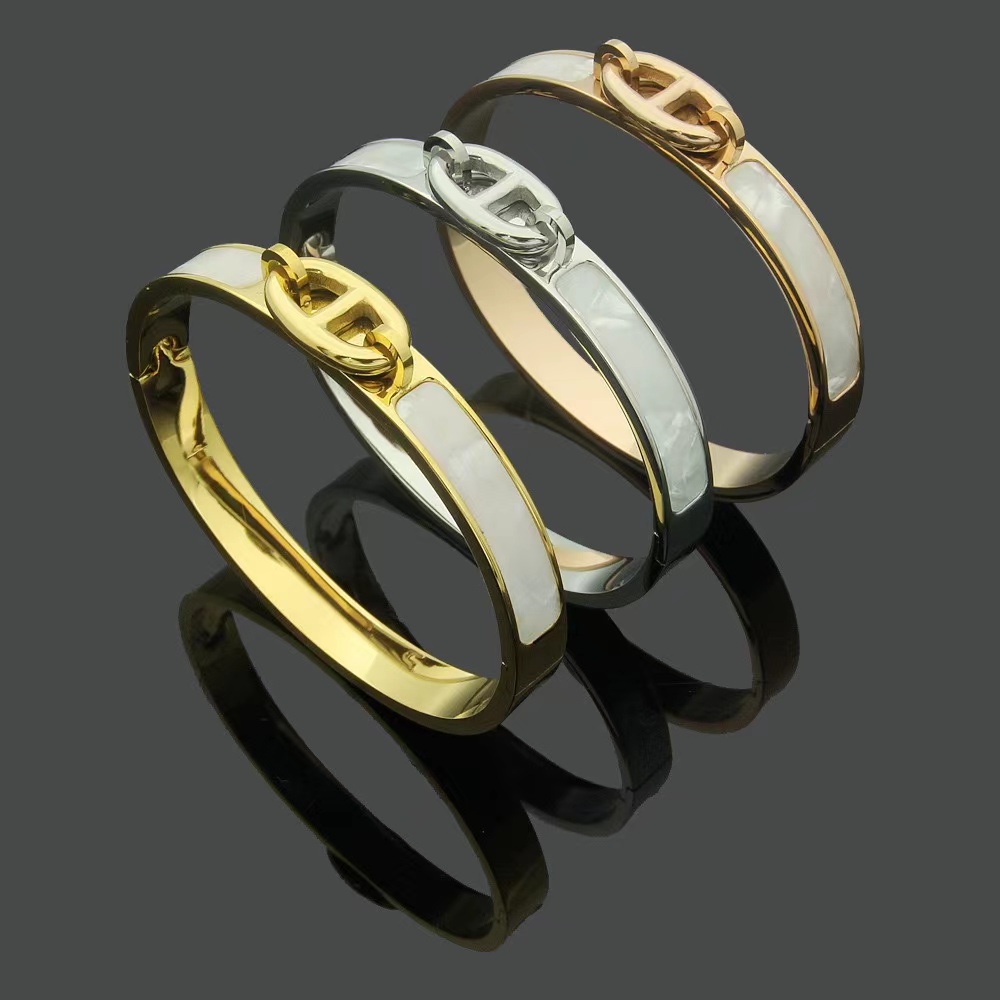 

2023 Brand New H Shell Bangle Bracelet for Women's Fashion Versatile Titanium Steel Designer Bracelet High Quality 18k Gold Luxury Jewelry
