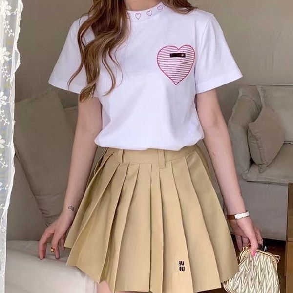

23ss short sleeved T shirt designer t shirt summer new sweatshirt letter embroidery love decal pullover tee round neck cool top women, White