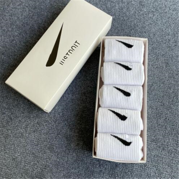 

Wholesale Socks Men's Women Stockings Pure cotton 10 colors Sport Sockings Letter NK Print