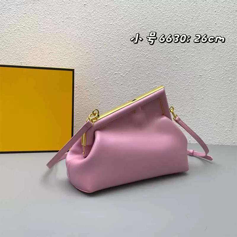 

2023 Sheepskin clip bag women's handbag luxury designer Bags Metal Bound Large Logo Lock messenger bag retro solid color handbags fashion wallet 26x9.5x18 CM