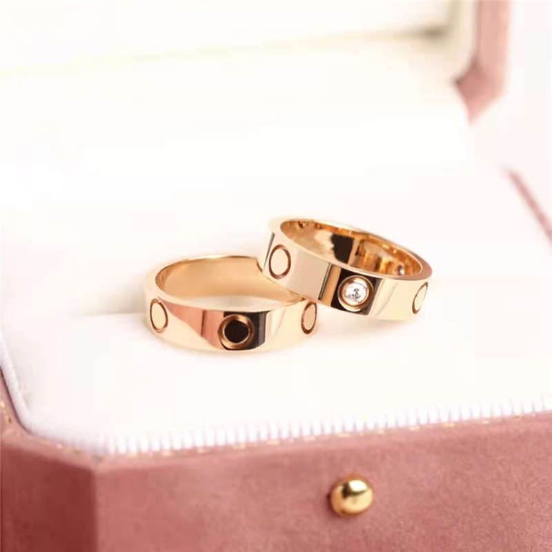 

2023 designer jewelry rings for women love ring Couple designer ring Band Titanium Steel With diamonds Casual Fashion Street Classic Optional Size 4/5/6mm red box