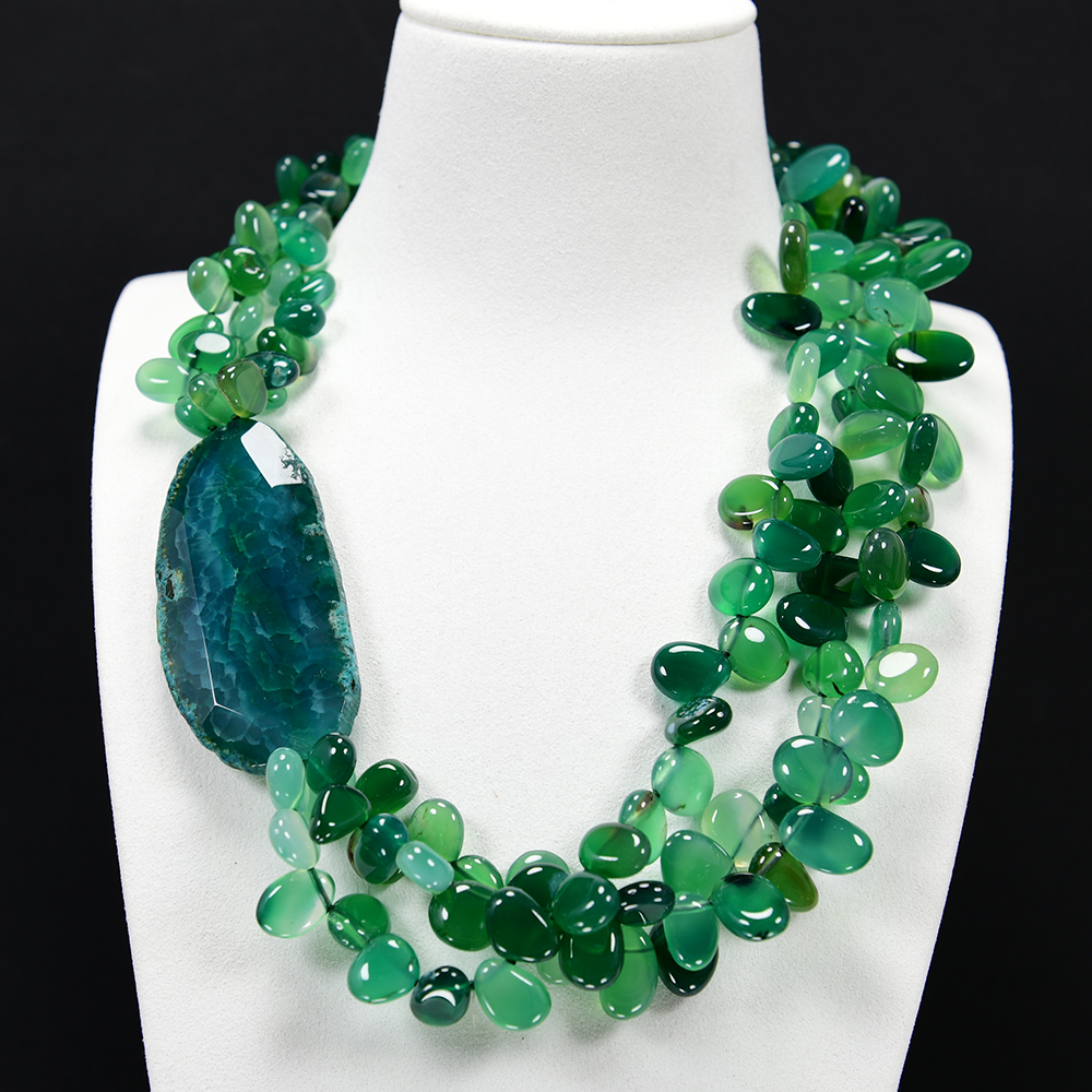 

Beaded Necklaces 3 Rows Natural Top-drilled Green Agate Chocker Necklace Peandant 20'' Muti Strands Necklace Handmade Women Gifts