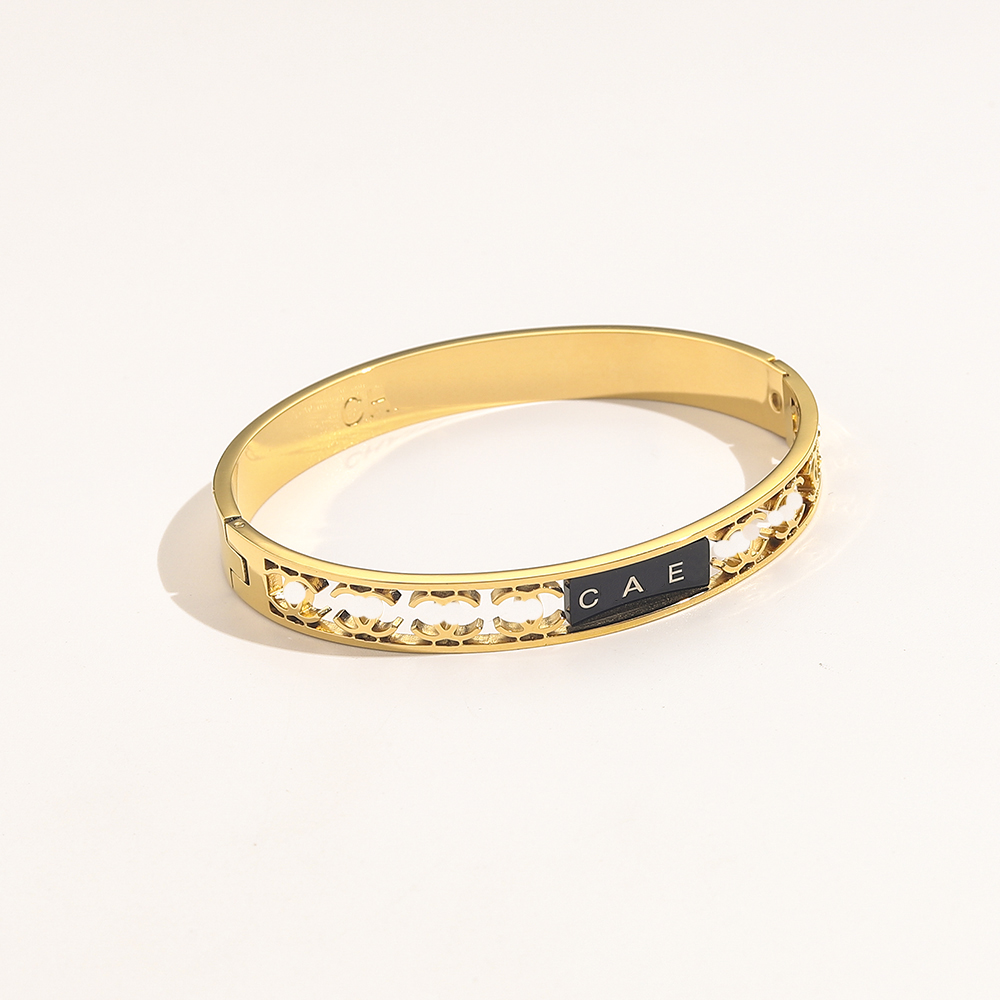 

Designer Brand Gold Bangle Spring 2023 Love Bracelet Fashion Jewelry Gift Party Bracelet Designed for Women 925 Silver Stainless Steel Jewelry Wholesale With Box