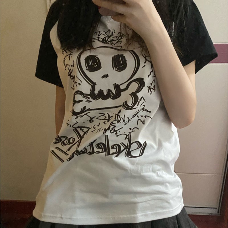 

Women's TShirt Y2K Aesthetics Top Japanese Vintage Harajuku Tshirt Kawaii Skull Print Tops Egirl Fairycore Cute 2000S Goth Graphic Women Tee 230410, Black