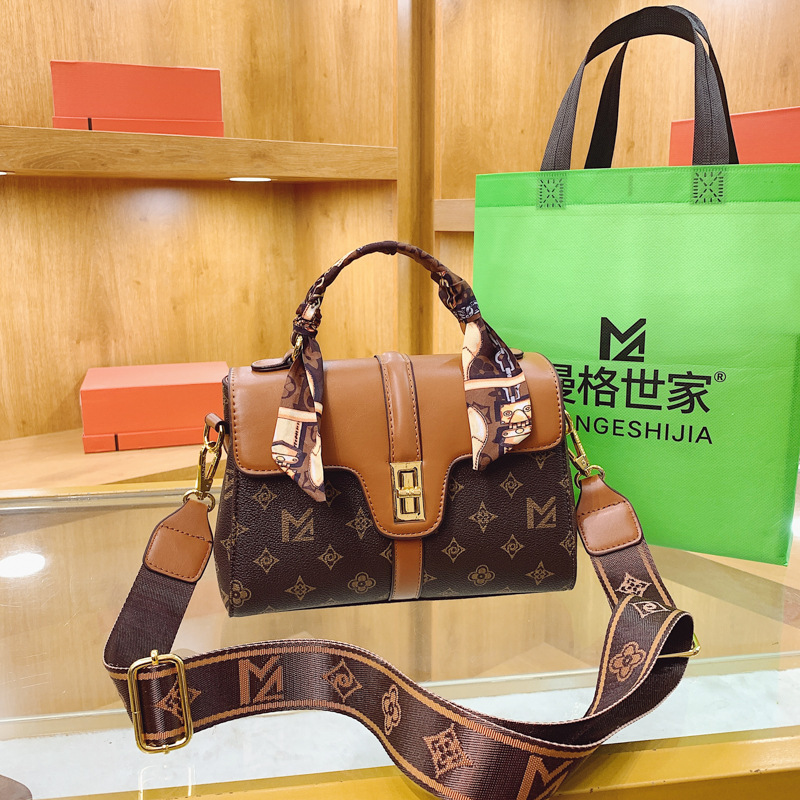 Factory wholesale womens shoulder bags 7 colors classic old-fashioned exotic handbags Joker small fresh ribbon handbag thickened leather women ba-image-751563324