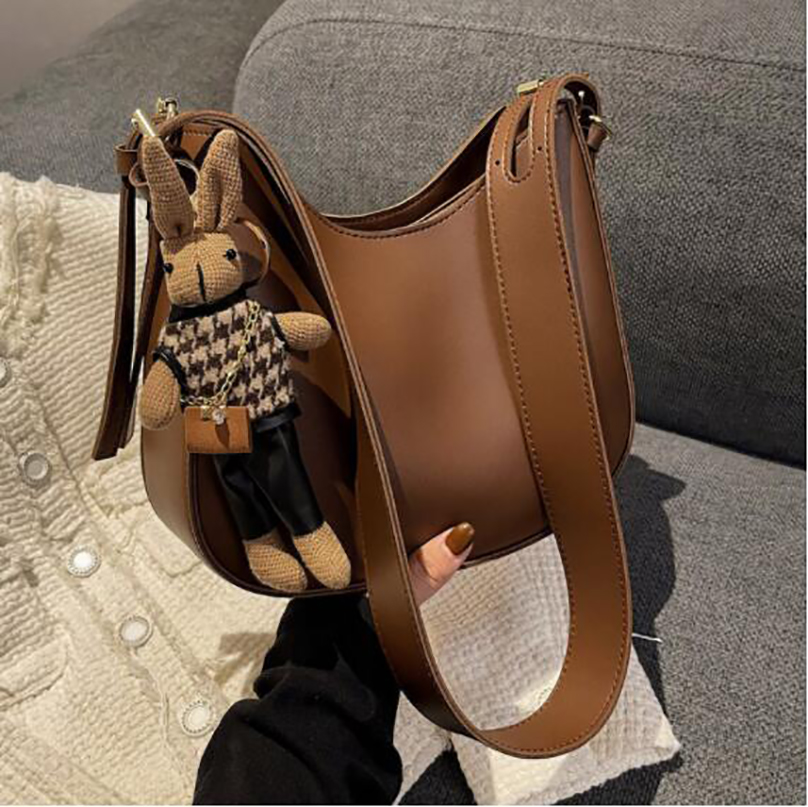 

Female Designer Handbag New Fashion Texture Shoulder Bag Large Capacity Retro Women's Crossbody Bag, White
