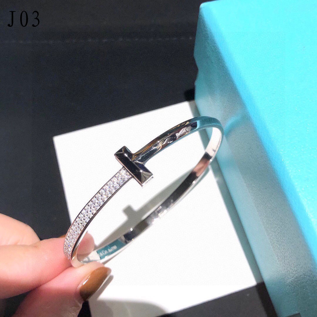

Classic Luxury Bracelet Silver Plated Diamonds Fashion Women Jewelry Simple fashion High Quality Wedding Gifts