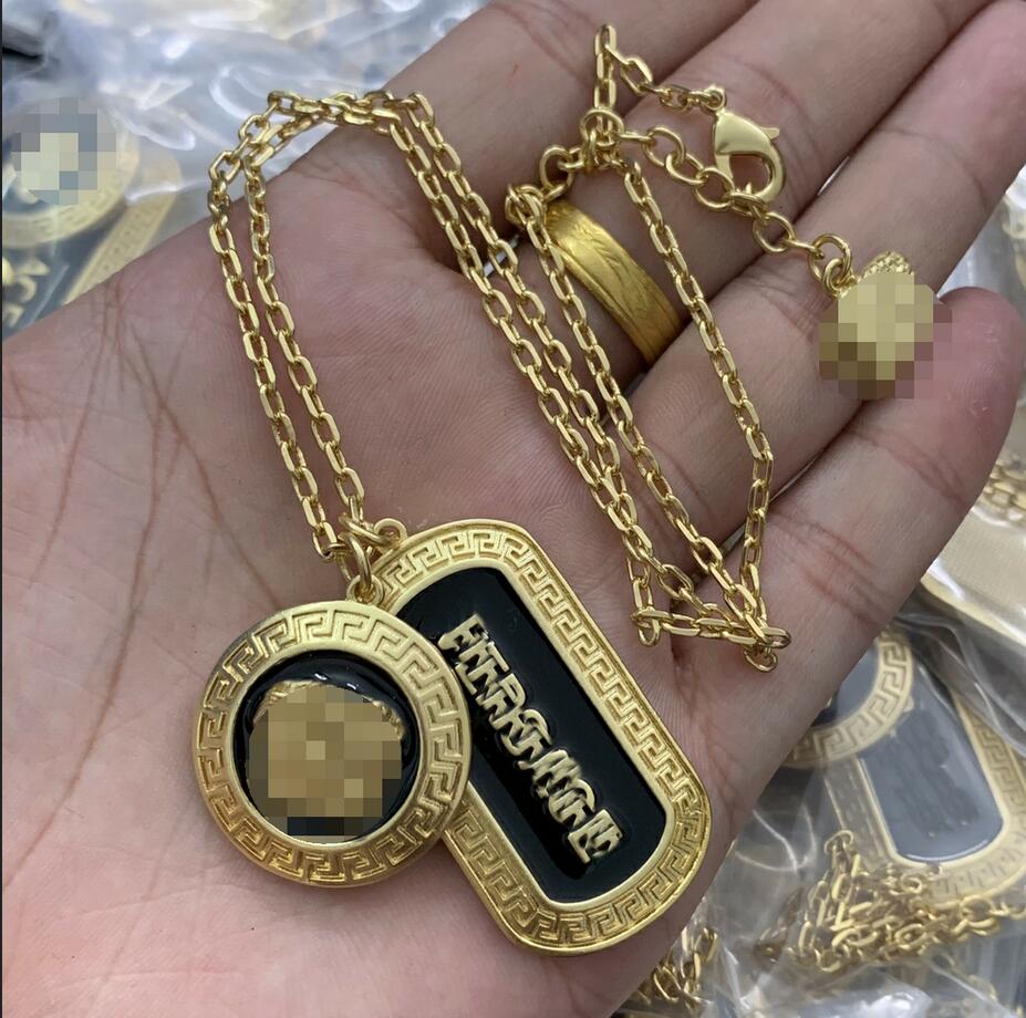 

Classic Jewelry Ladies Men's Fashion Necklace Coin rectangle Medusa Head Pendant Banshee Portrait Pure Copper Material Couple Wedding Birthday Gift MN5 -905