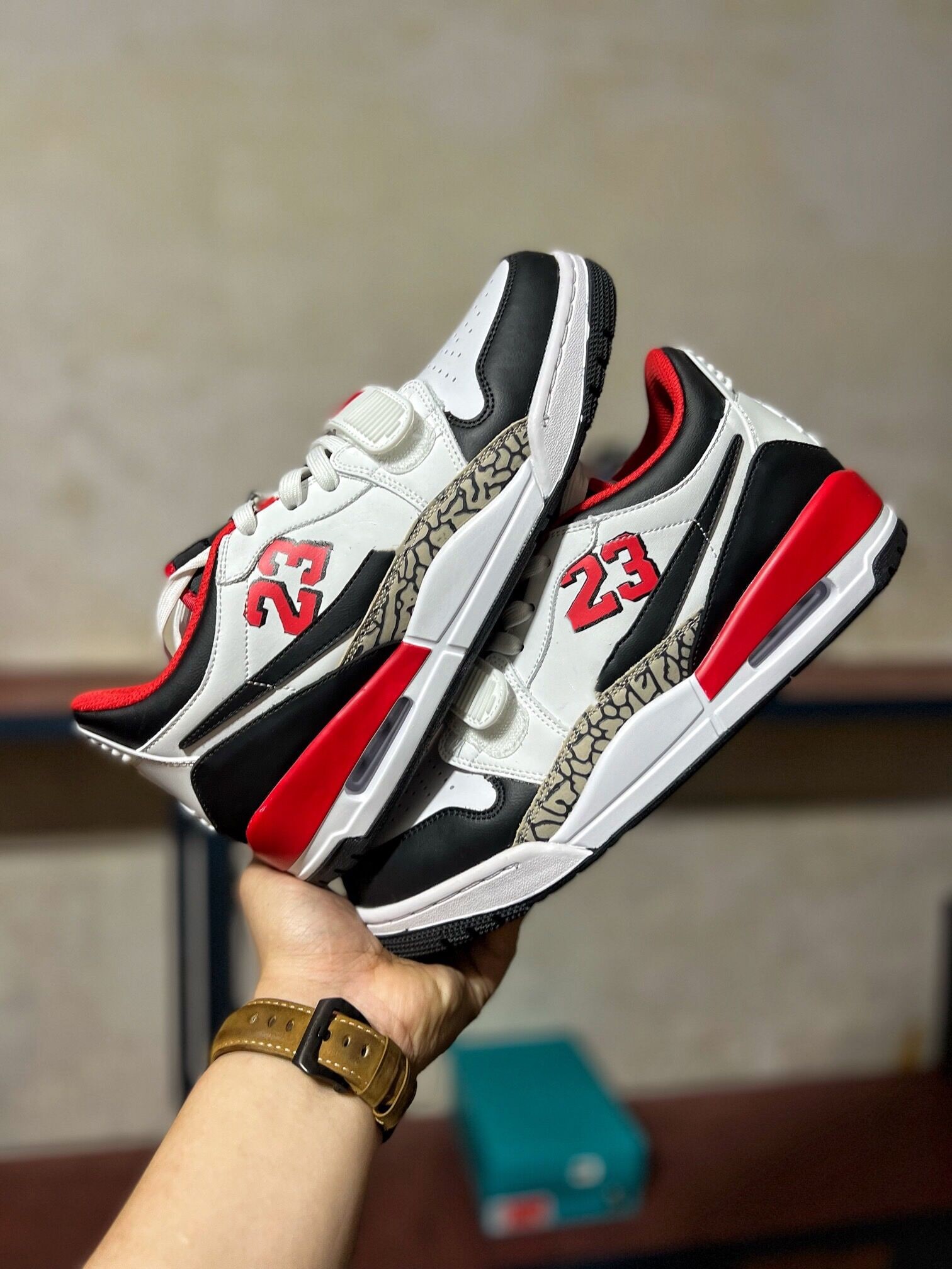 

Cheapest JUMPMANS Basketball Shoes Outlet Jumpman Legacy 312 Low 23 White Black-Red All Season Designer Sports Sneakers Men Women Lifestyles