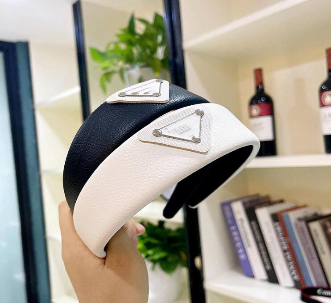 

Luxury Designer Brand Letter Printing Triangle Sign Headband Hairbands Fashion Women Solid Color Turban Bandana High Quality PU Le5937318