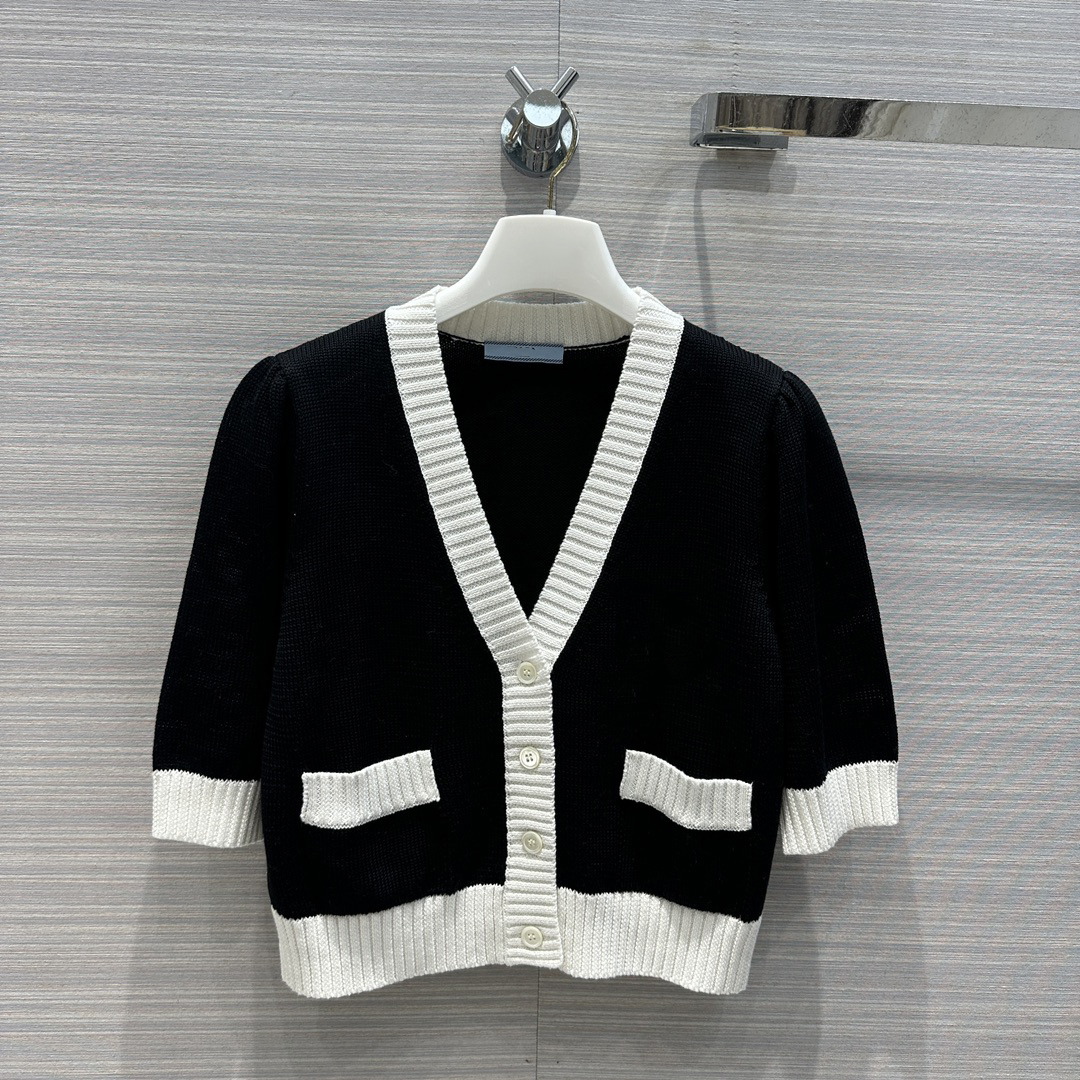 

2023 Spring Black Contrast Color Embroidery Knitted Cardigan Sweater 3/4 Sleeve V-Neck Panelled Single-Breasted Sweaters Tops W3DA10