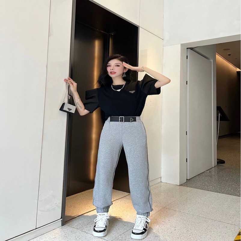 

2023 New designer womens t shirt high-end Shirt Triangle Guard Style Spring/Summer 2023 High Waist Loose Versatile Strap Sweatpants Casual Pants, Black