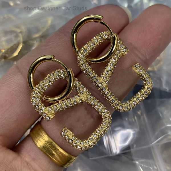 

Stud 2023 Fashion Earrings Jewelry Womens Men Designer Earring Ear Studs Letter v Diamonds Luxurys Golden Silver Needle Weote with Box 68 6 HBAY