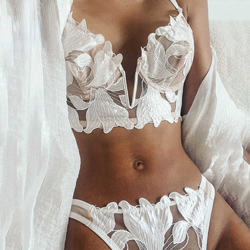 

Bras Sets New Sexy French Lace Embroidery Brassiere Lingerie Set Women's Underwear Set Push Up Thin Bralette Deep V Bra and Panty Set Gift AA230410, Wts