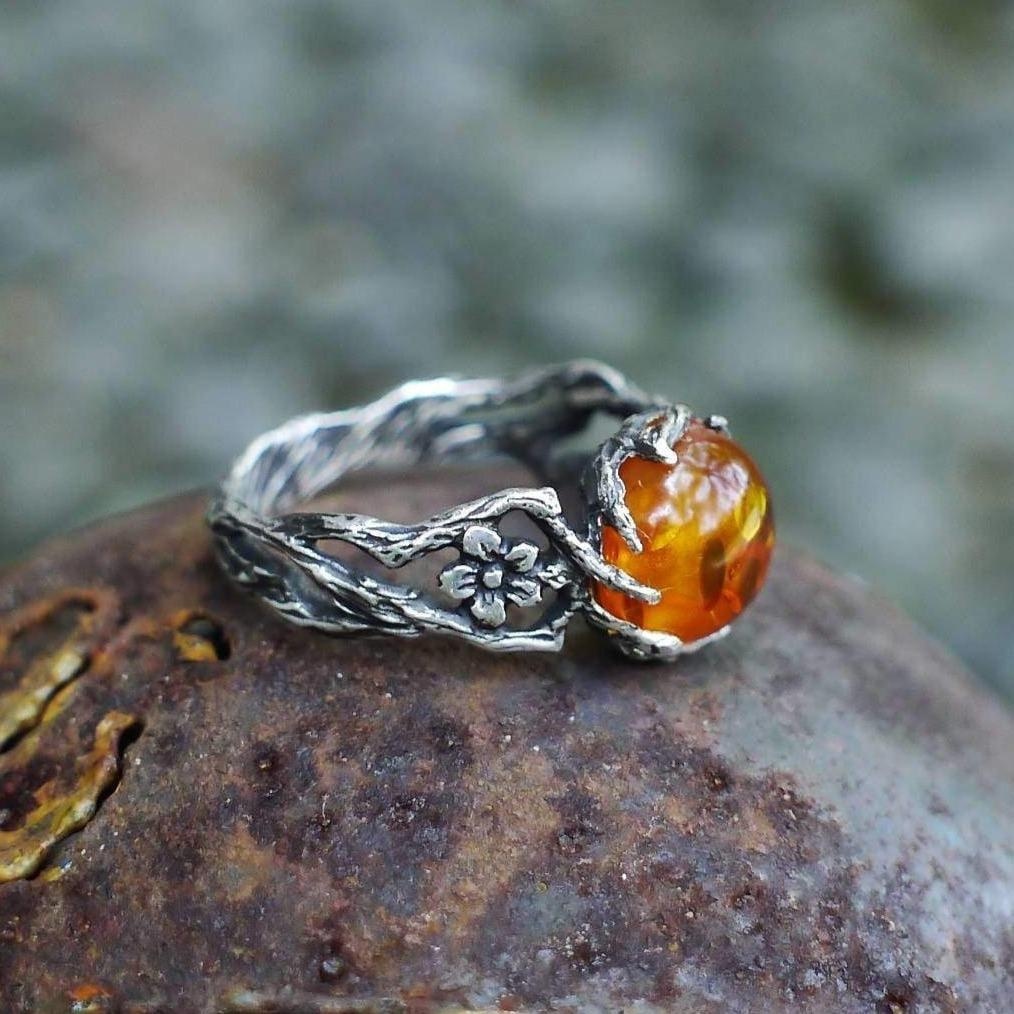 

Band Rings Fashion Woman Amber Stone Ancient Silver Color Ring Vintage Flower Branch Jewelry Wedding Party 230410