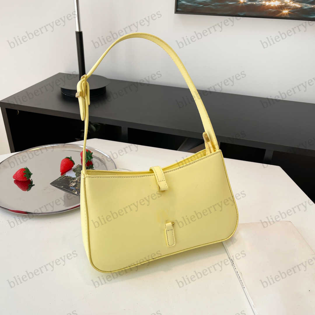 

New Cleo Underarm Bag Shoulder Bags Handbags High Quality Crossbody Bag Heart-shaped Decoration Tarpaulin Genuine Leather Bags blieberryeyes