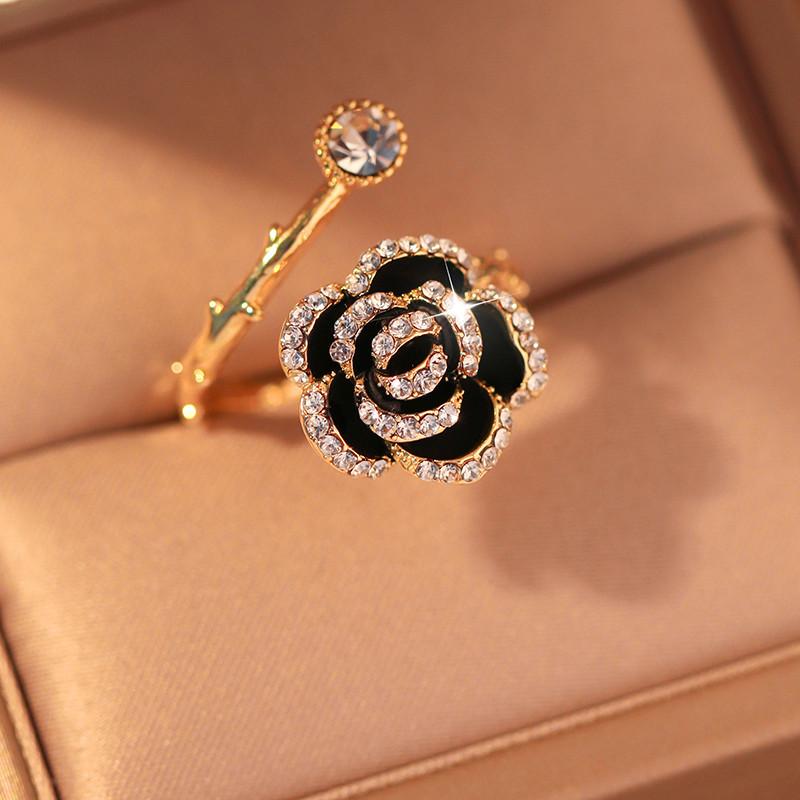 

Wedding Rings Vintage Female Enamel Rose Flower Ring Classic Gold Color Open Engagement Luxury White Round Zircon For Women