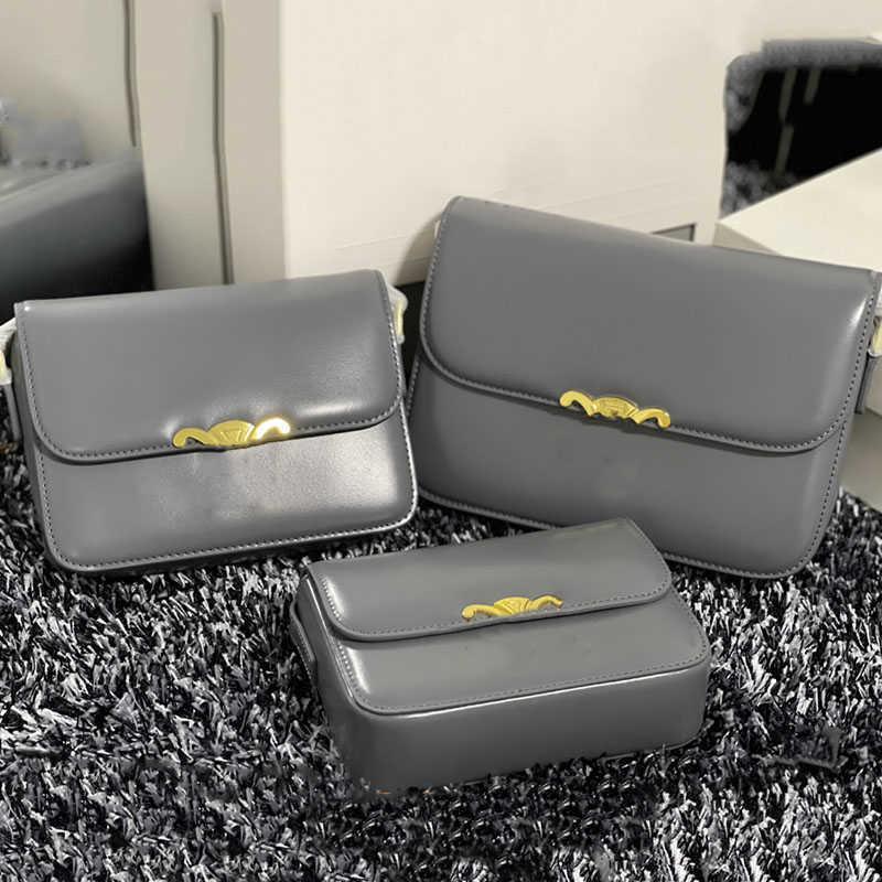 

New Designer Bags Triomphe Smooth Cowhide Women Teen Cuir Handbag Golden Chain Shopping bags Lady Wallet 18cm 22cm, Cream