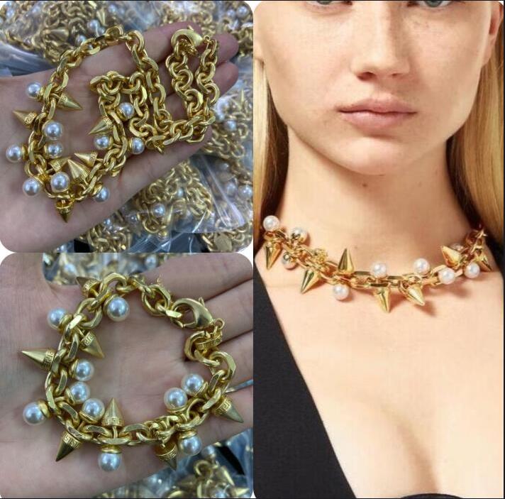 

New designed Choker rivets Necklace Women chunky chain necklaces pearls Greca engraved spikes Medusa Portrait Punk Style Designer Jewelry NH133