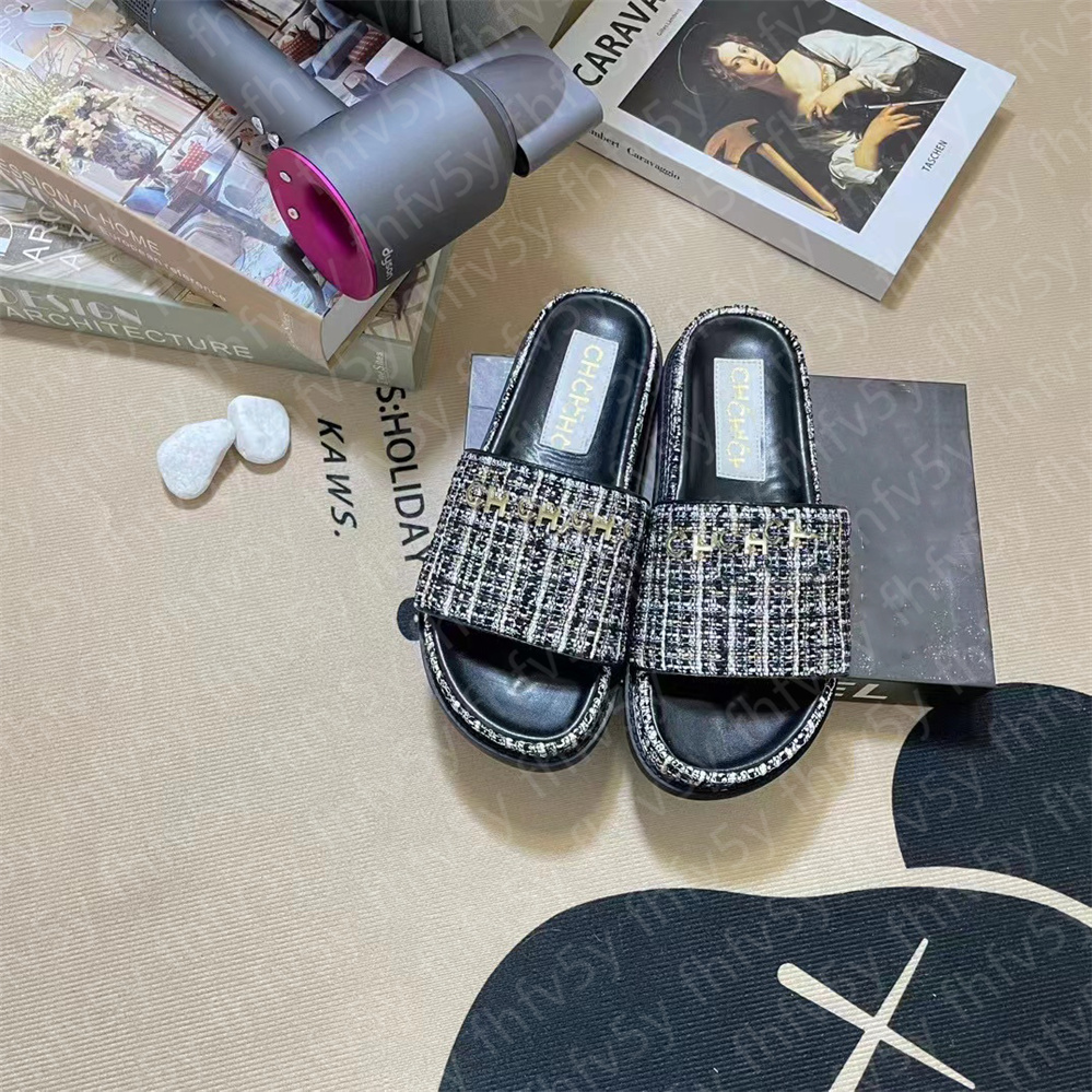 

luxury woman brand Slippers Size 35-40 Ladies Indoor Quiet Soft Soles Comfortable Non-Slip Lovers Sandals Factory Direct Sale Special Offer Classic slippers Summer