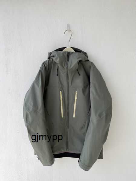 

Men' jacket spring and autumn co bred American version of stormtrooper hard shell couple outdoor waterproof mountaineering men' women' ski clothing warm 14N694