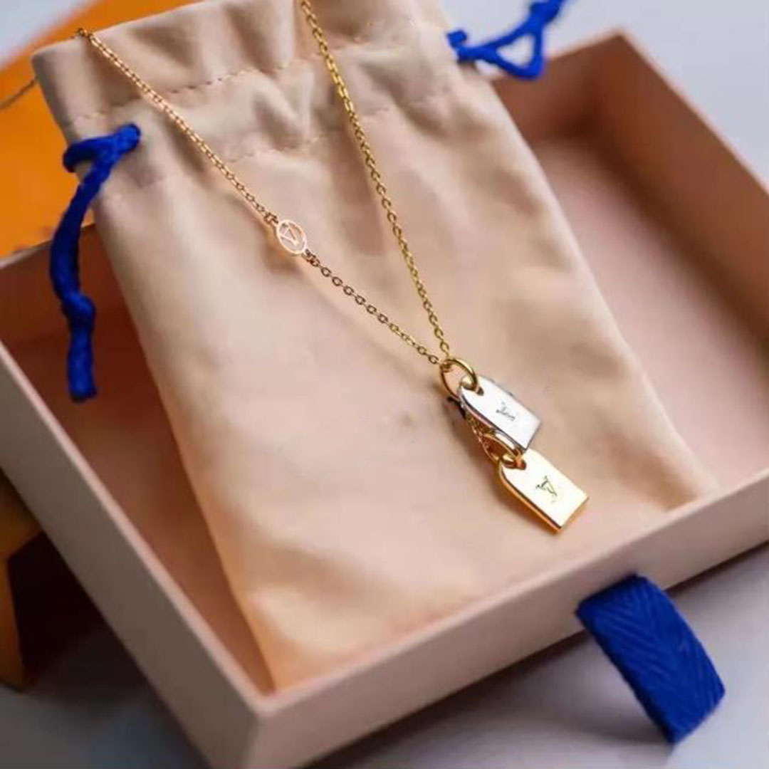 

Luxurys Necklace Designer Two-plate Colour Separation Necklaces Women Stainless Steel Jewelry Couple Pendants Leisure Style Jewelry lovers good pretty