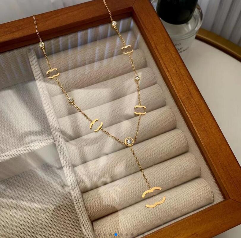 

Women Band Designer Double Letter Pendant Necklace High Quality 18k Gold Plated Clavicular Chain Chains Necklaces Girl Wedding Valentines Day Jewelry Gift