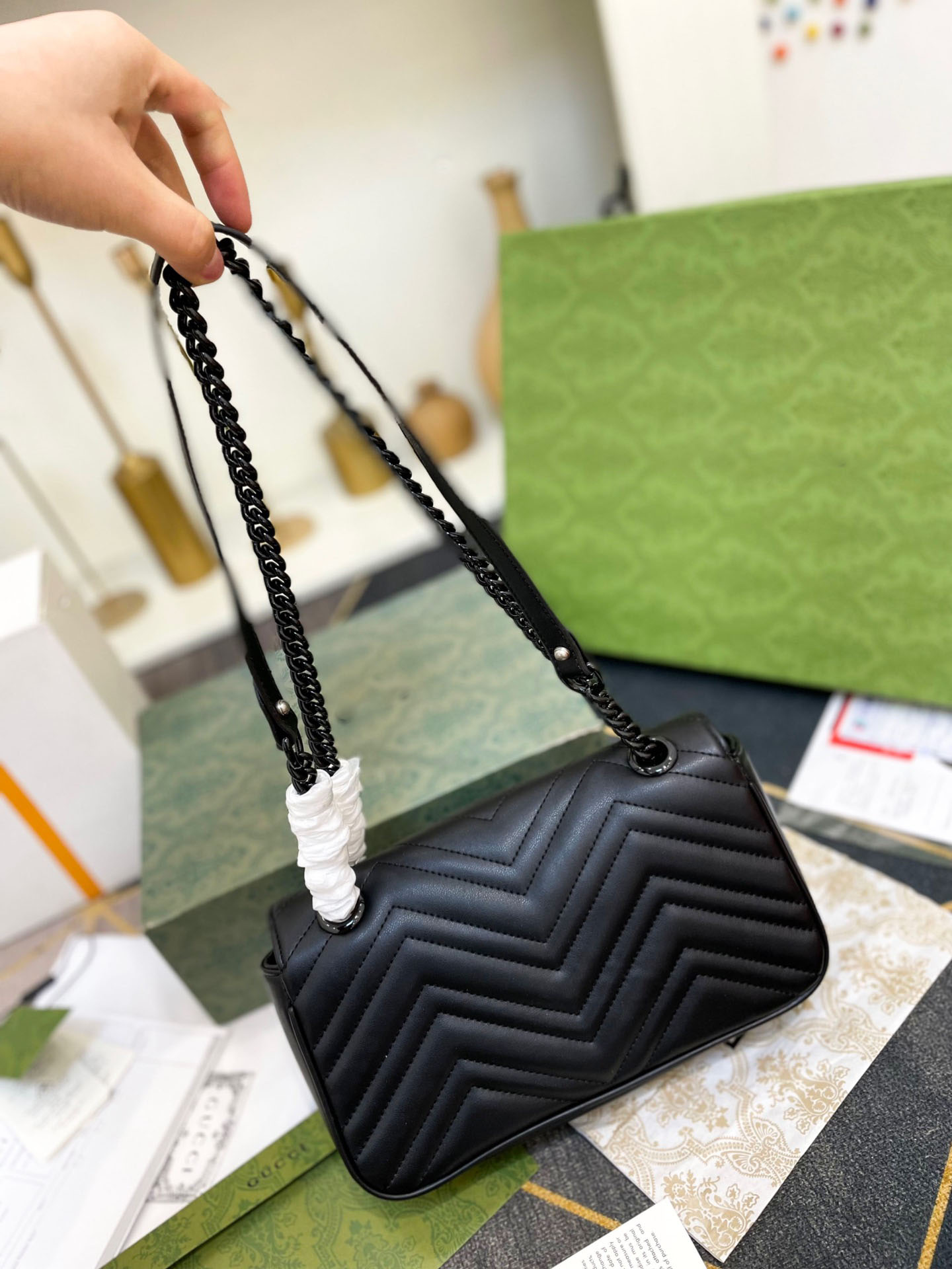 

Designer ladies classic flip bag handbag ladies black chain shoulder Messenger bag shoulder bag