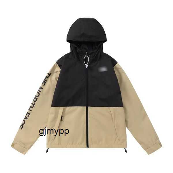 

Men' Jackets American version of couple stormtrooper windproof waterproof high thin jacket windbreaker coat mountaineering suit print 19VUD1