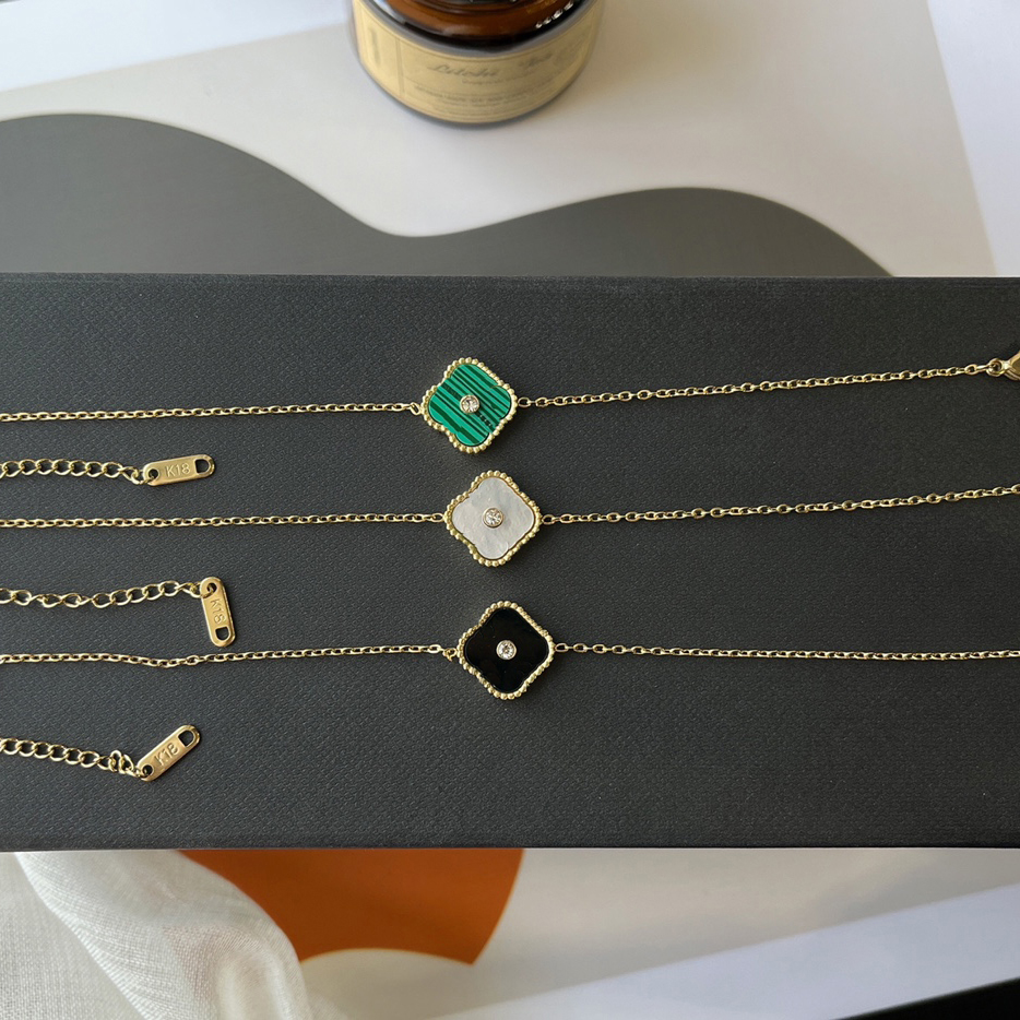 

Designer Chain Bracelets Women Four Leaf Clover Bracelets 18K Gold Plated Lovers Gift Letter Pendant Chain Wedding Bracelets Jewelry Wholesale