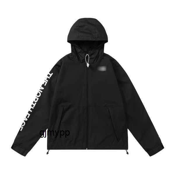 

Men' Jackets American version of couple stormtrooper windproof waterproof high thin jacket windbreaker coat mountaineering suit print 209T3S