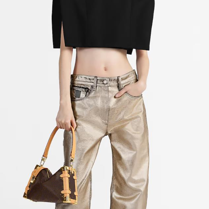 

10A designer bag women bag Canvas with leather trim, leather zipper head creative connection signature lock,. Both handle and shoulder strap are removable.LV049