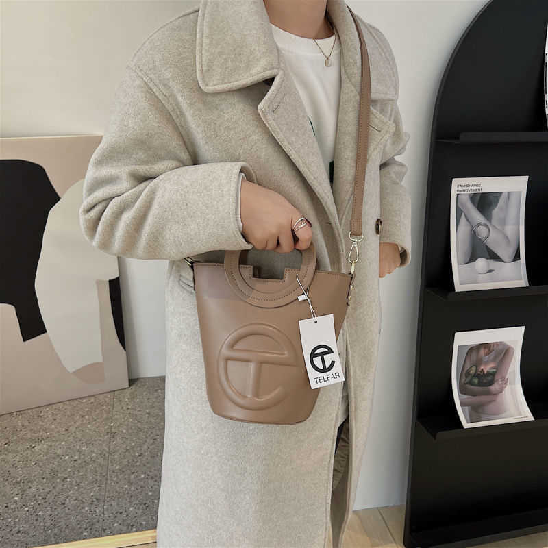 

Designer bag High grade feeling small bag for women in autumn and winter 2023 new fashion trend versatile hook crossbody bag versatile ins bucket bag, Yellow