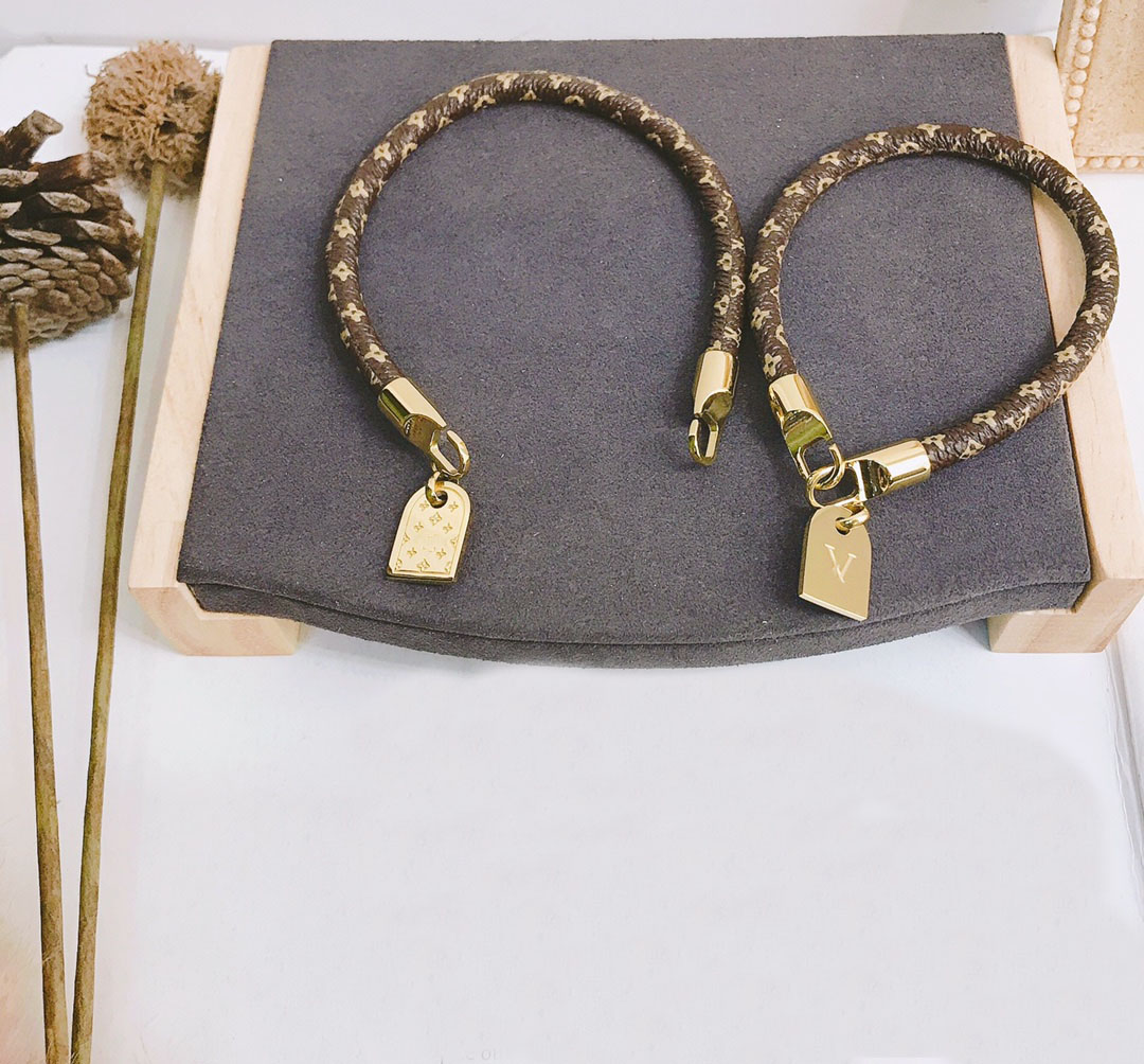 

Designer Ladies Bracelet Gold Stainless Steel Love Bracelets Bracelet Old Flower Presbyopia Leather Women Classic Diamond Jewelry Accessories S057
