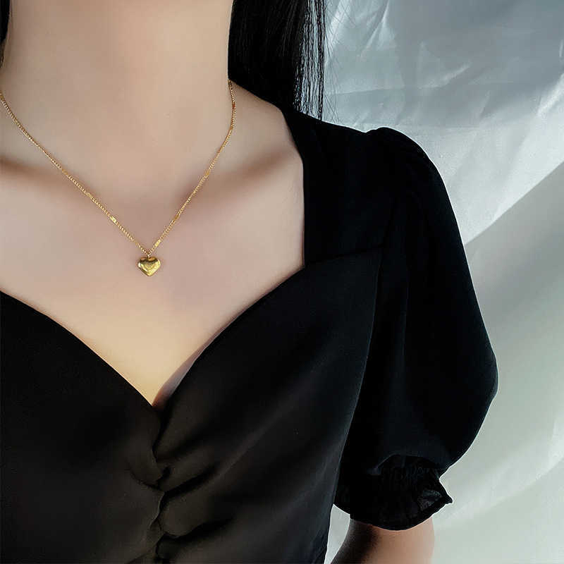 

Love Love Necklace Female Summer Clavicle Chain Simple Temperament Light Luxury Neck Peach Heart Titanium Steel Jewelry