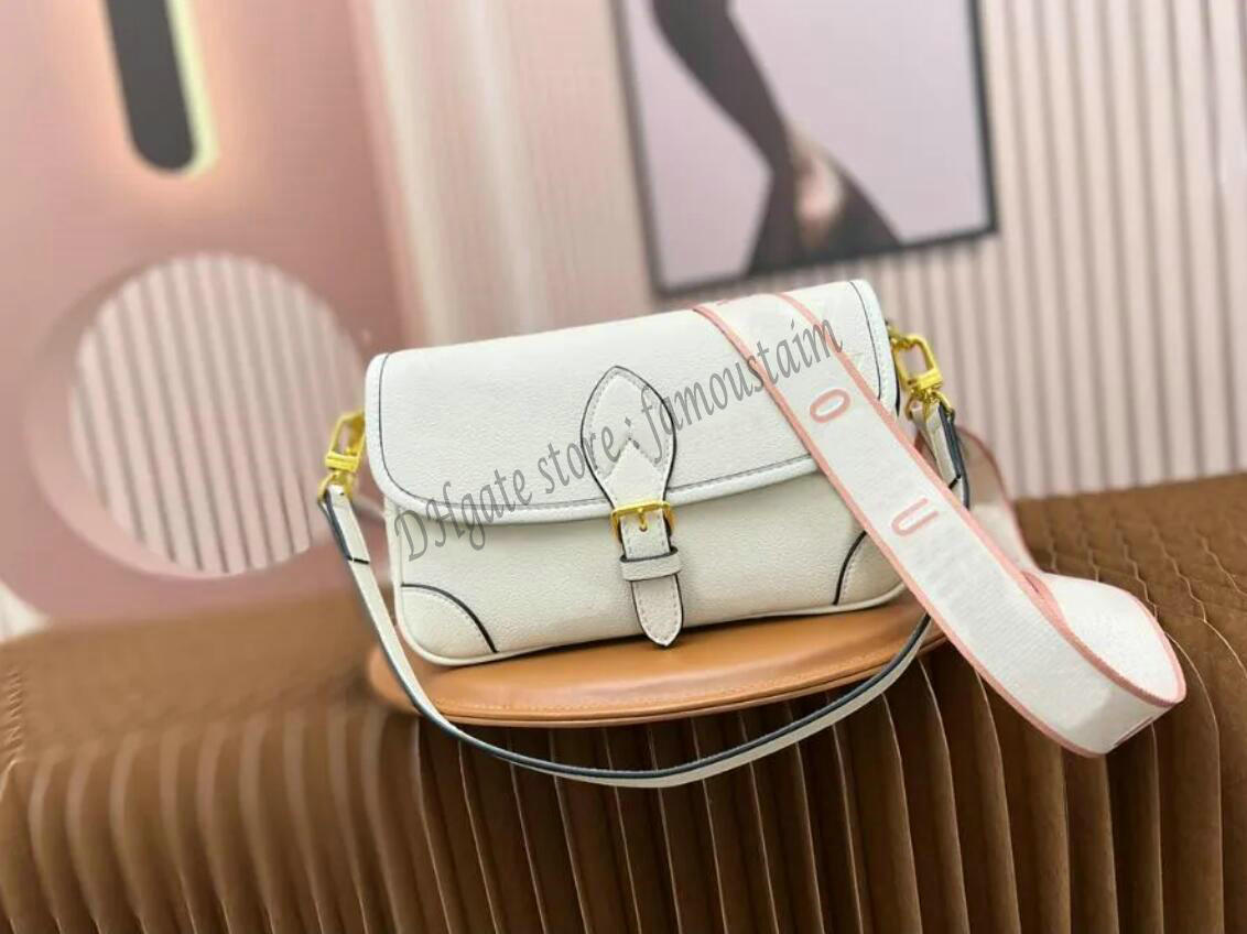 

Women Crossbody Bag Shoulder Bag Diane Genuine leather Baguette Embossed 7A top quality Ladies luxury designer Underarm bags Messenger Wallet M46388, 01
