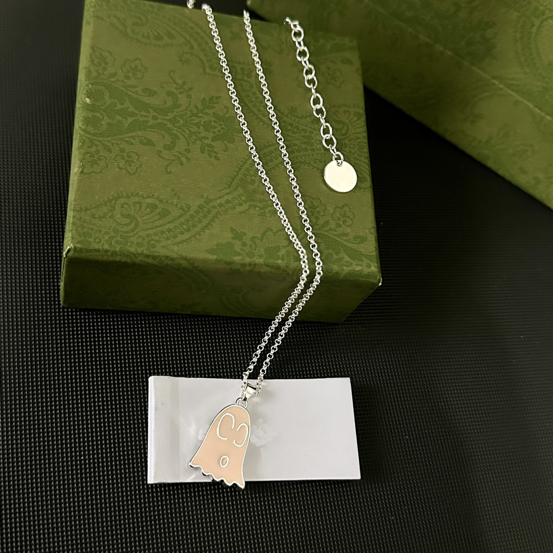 

Designer Jewelry Pendant Necklace Chain length 40cm Premium Silver G Necklace Gift with box