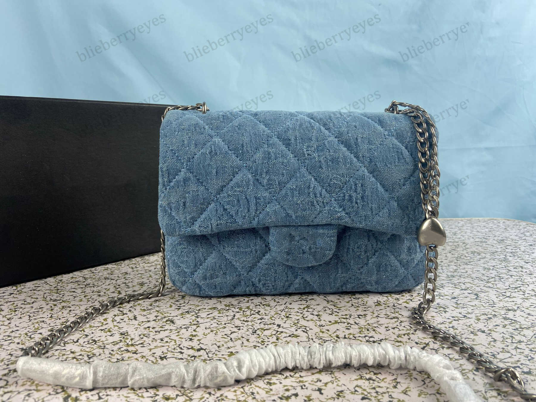 

Luxurys Designers Bag Women Handbag Puffer Bag Denim Flap Bags Genuine Messenger Crossbody Chain Shoulder Bag Woman Purse Key Card Wallet 412W3