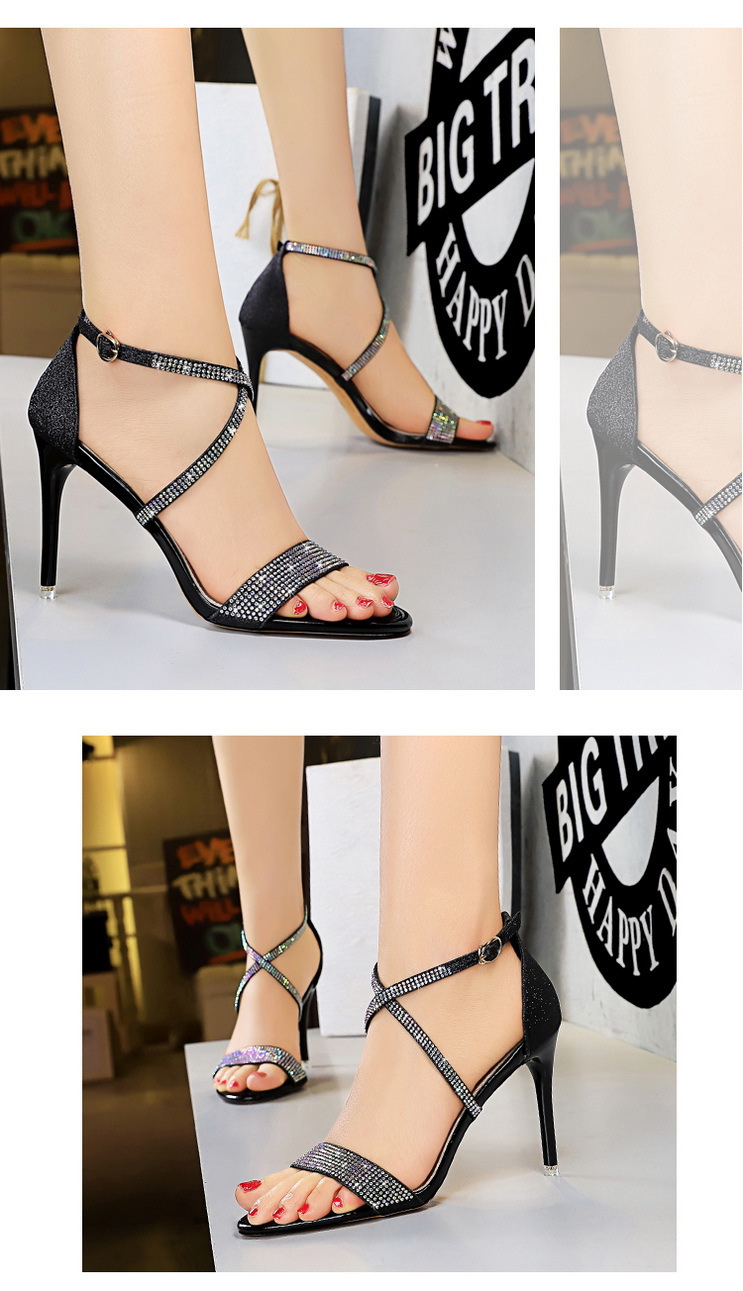 

Large size formal work shoes Women's black comfortable high heels thick heels commuter stewardess soft sole interview etiquette shoes women's shoes, White