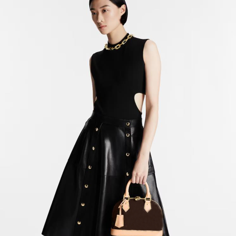 

10 A designer bag women bag adlock with key Trim handle with crafty leather key case. Comes with detachable shoulder strap and can be worn diagonally LV056