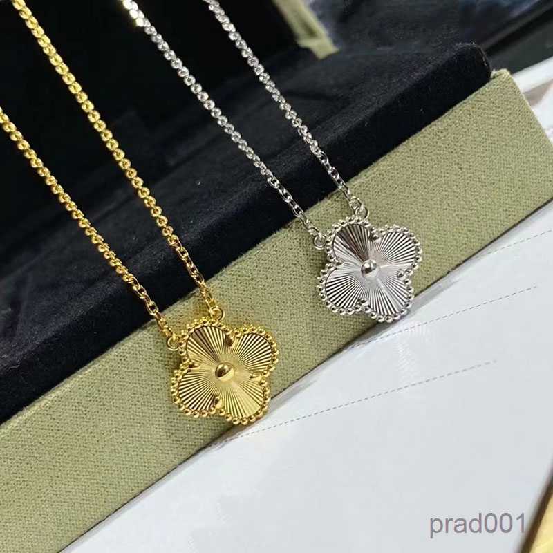 

2023 Luxury VAN Clover Designer Bracelet Pearl 4 Leaves 18K Gold Laser Branded Bracelet Charm Fashion Bracelet Necklace Earrings Diamond Wedding A
