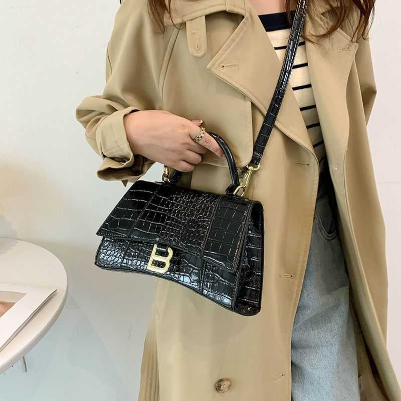 

Designer bag Bag Women's Bag New 2023 Fashion Hourglass Bag Temperament Letter Small Bag High Grade Crocodile Pattern One Shoulder Crossbody Bag, Grey