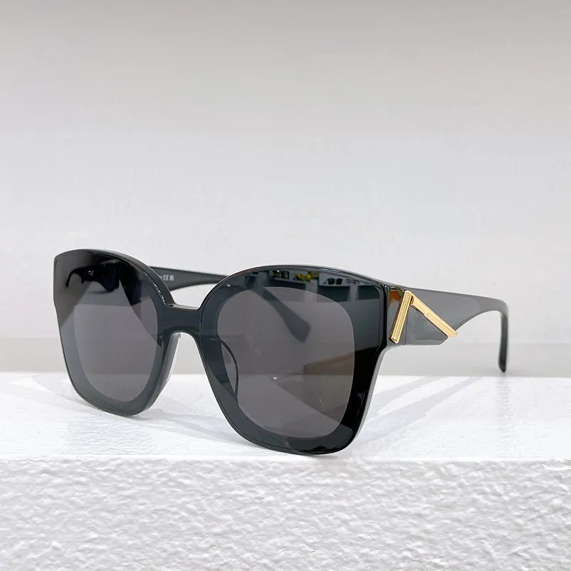 

Sunglasses For Men and Women Summer 40098 Designers Style Anti-Ultraviolet Retro Eyewear Full Frame Random Box